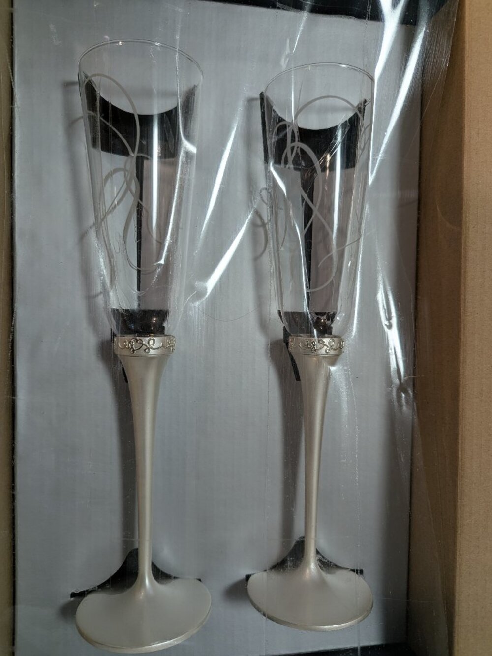 Mikasa Love Story Pair of Wedding Champagne Toasting Flutes